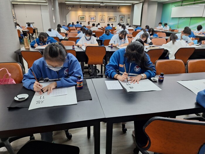 112學年度上學期舞文弄墨語文競賽_書法、字音字形、作文圖片