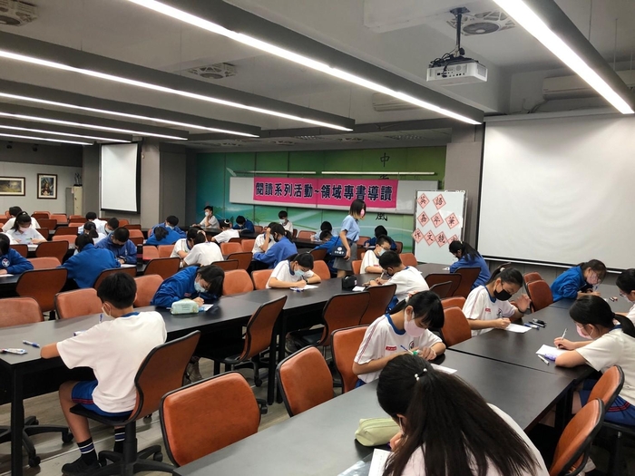 111學年度 英語嘉年華-七 八年級演說競賽圖片