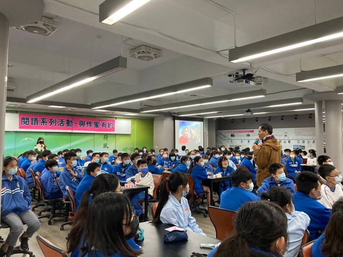 109學年度第一學期12/21「與作家有約」03