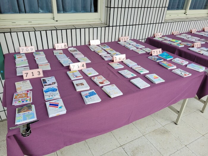 110學年度校慶活動(英文小書展)圖片