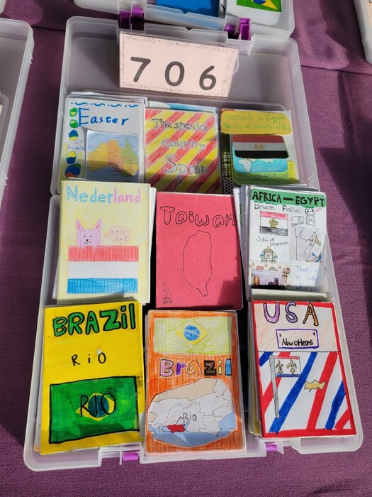 110學年度校慶活動(英文小書展)圖片