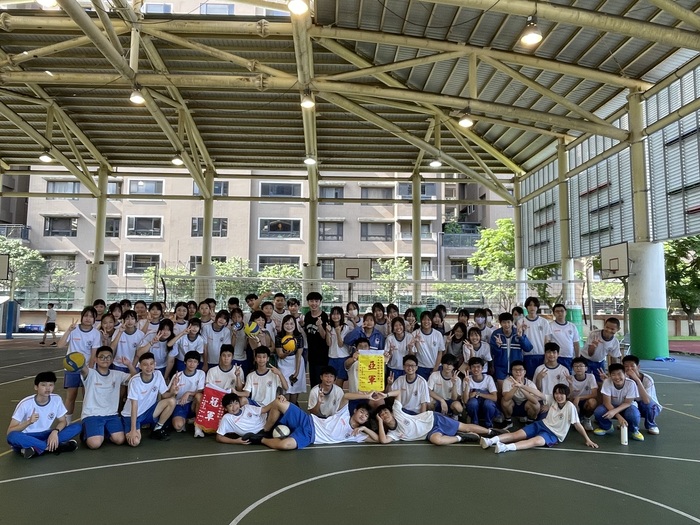 113學年度八年級排球比賽圖片