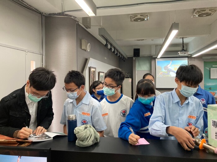 109學年度第二學期04/19「與作家有約」-吳孟霖先生活動紀錄圖片