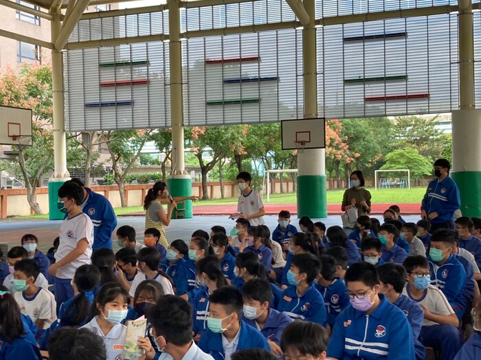 【閱讀推動】110學年度10/26江蕙君老師專書導讀《悲慘世界》活動紀錄圖片