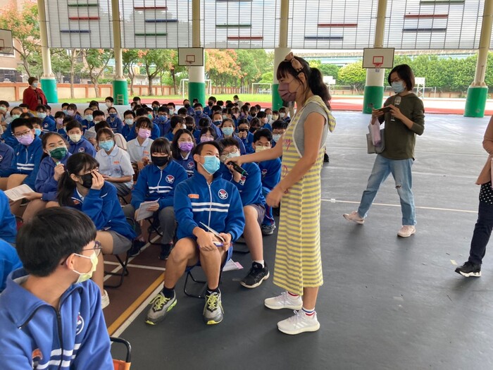 【閱讀推動】110學年度10/26江蕙君老師專書導讀《悲慘世界》活動紀錄圖片