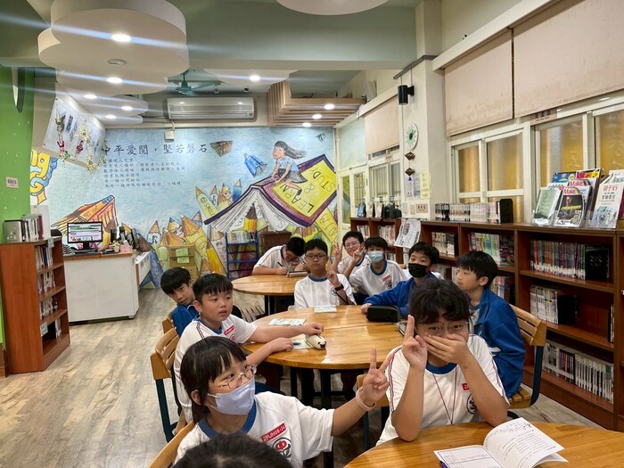 114學年度七年級圖書館之旅圖片