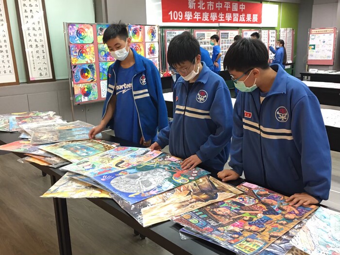 109學年度校慶活動  (學生作品展)圖片
