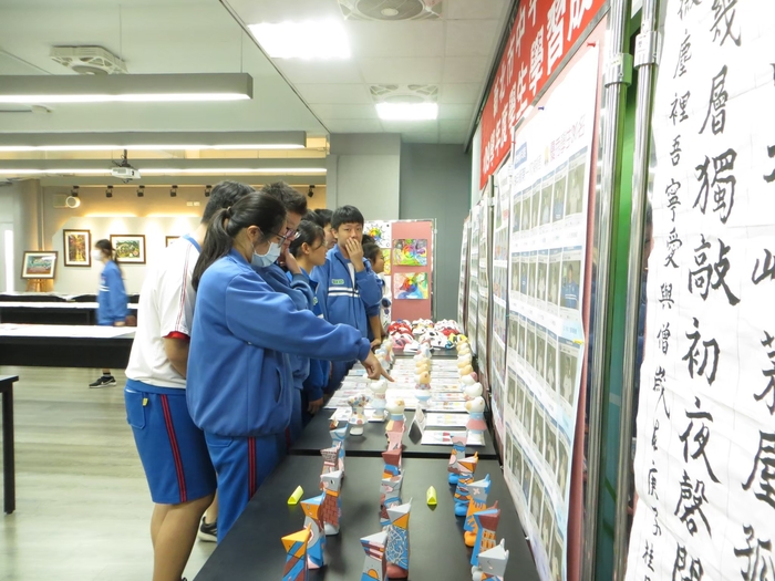 109學年度校慶活動  (學生作品展)圖片