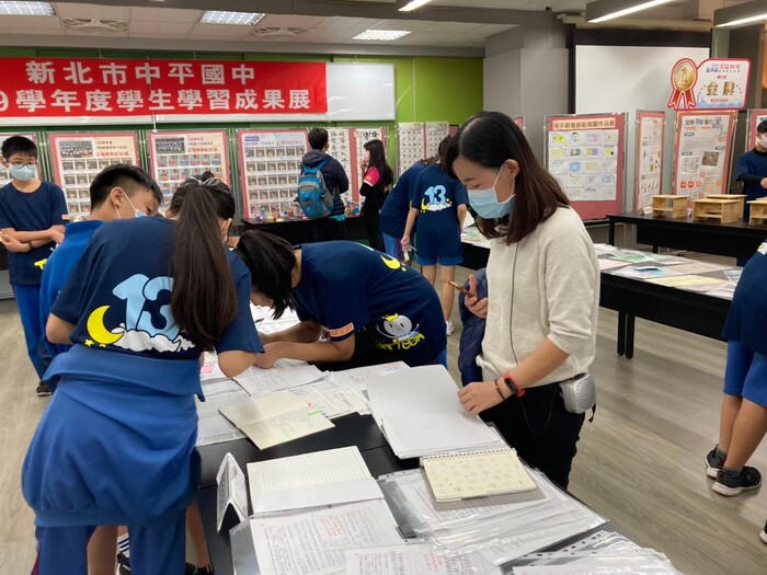 109學年度校慶活動  (學生作品展)圖片