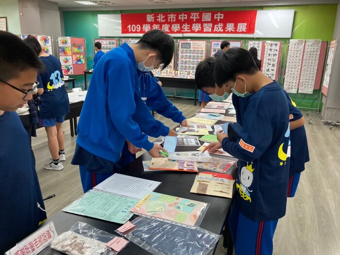 109學年度校慶活動  (學生作品展)圖片