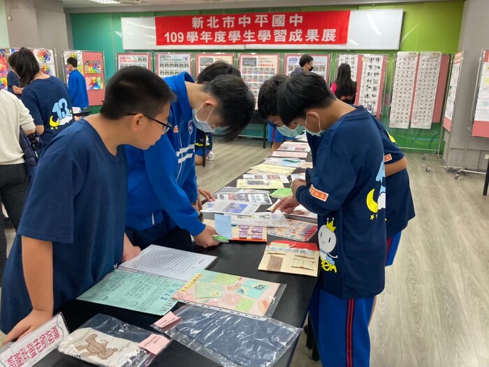 109學年度校慶活動  (學生作品展)圖片