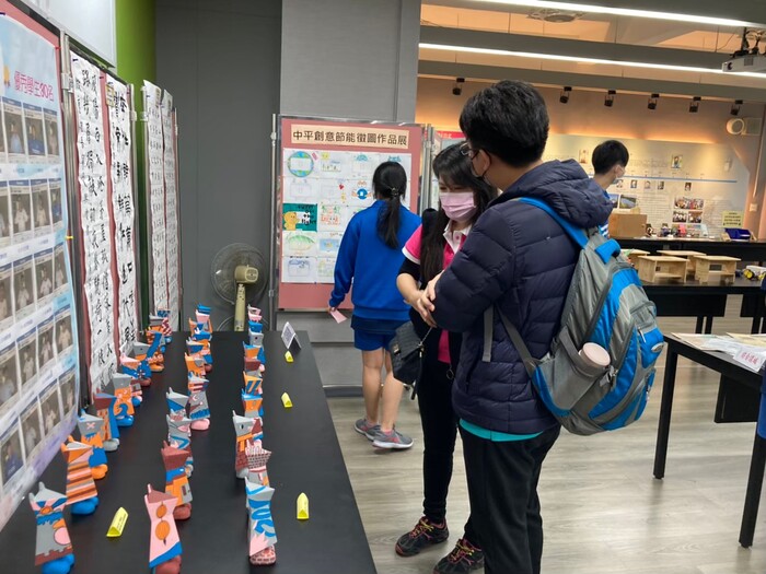 109學年度校慶活動  (學生作品展)圖片