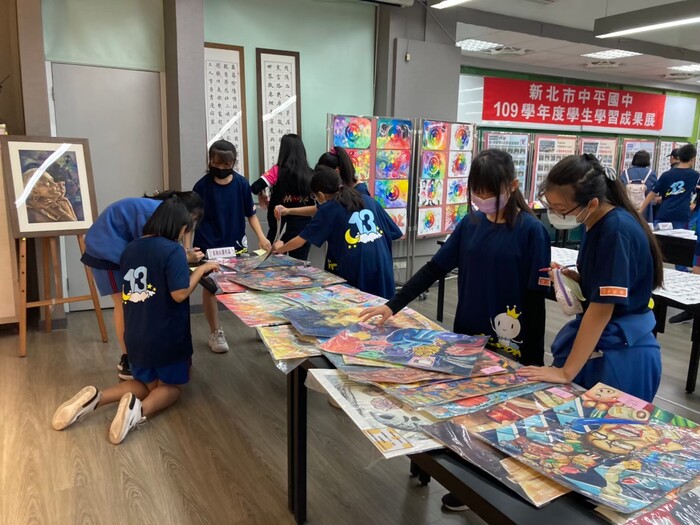109學年度校慶活動  (學生作品展)圖片