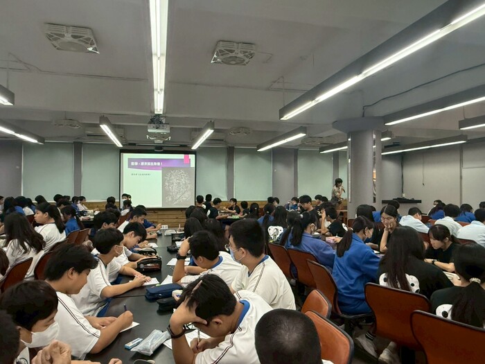 114學年度10/21莊鏞老師專書導讀圖片