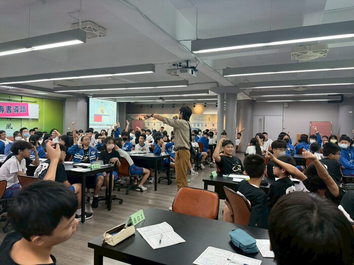 114學年度10/21莊鏞老師專書導讀圖片