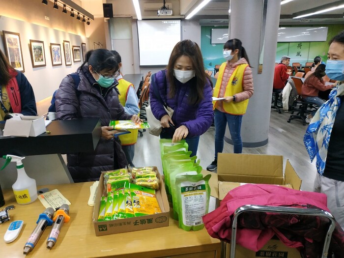 本學期三場親職講座都參加，得到小禮物一份